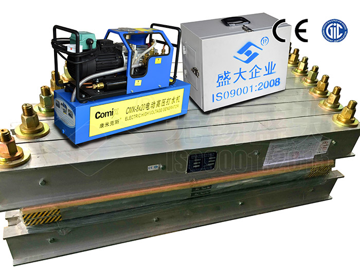 SD型國產(chǎn)電熱式水冷卻硫化機(jī)